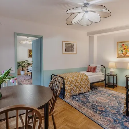 Apartment Mikolajska 2